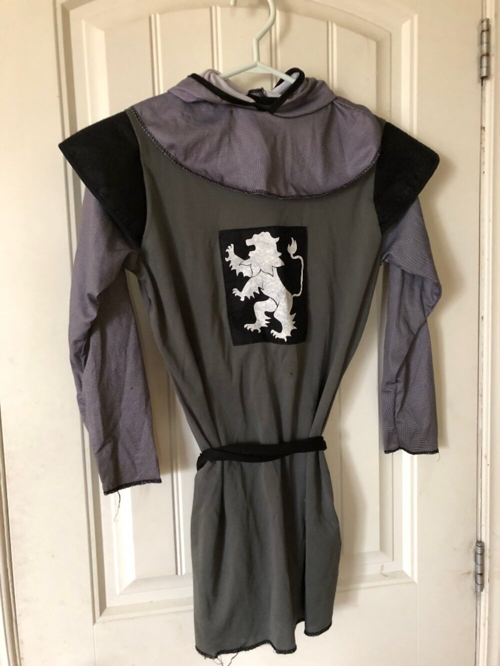 Knight costume for child (size S-M) (6-12)